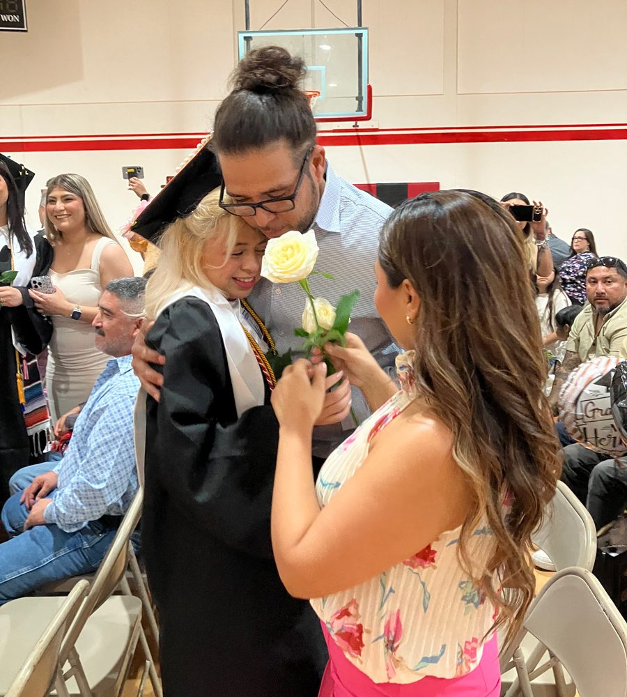 parents_w_grad become-img-1